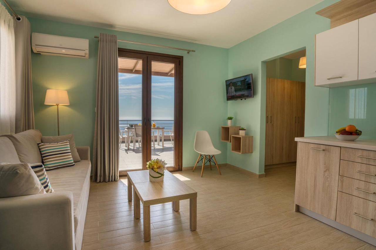 Stella In The Village Suites 普拉基亚斯 外观 照片
